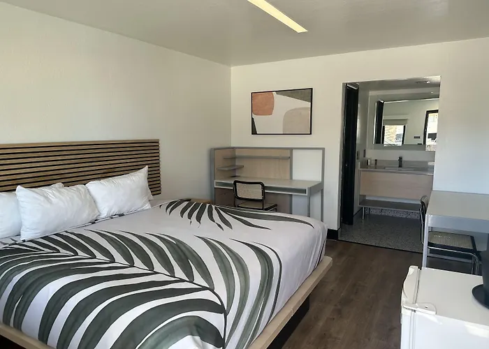 Sway Havasu Motel 3*